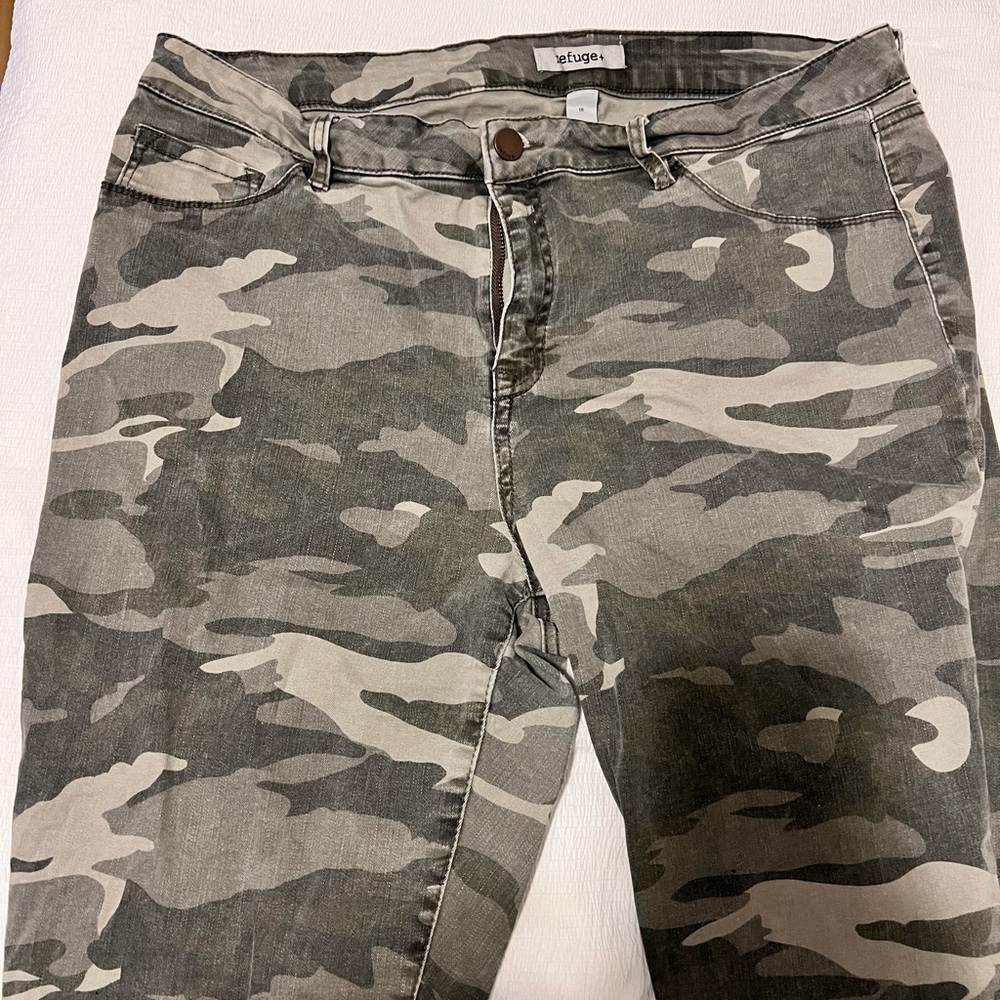 Refuge Camo Jeans